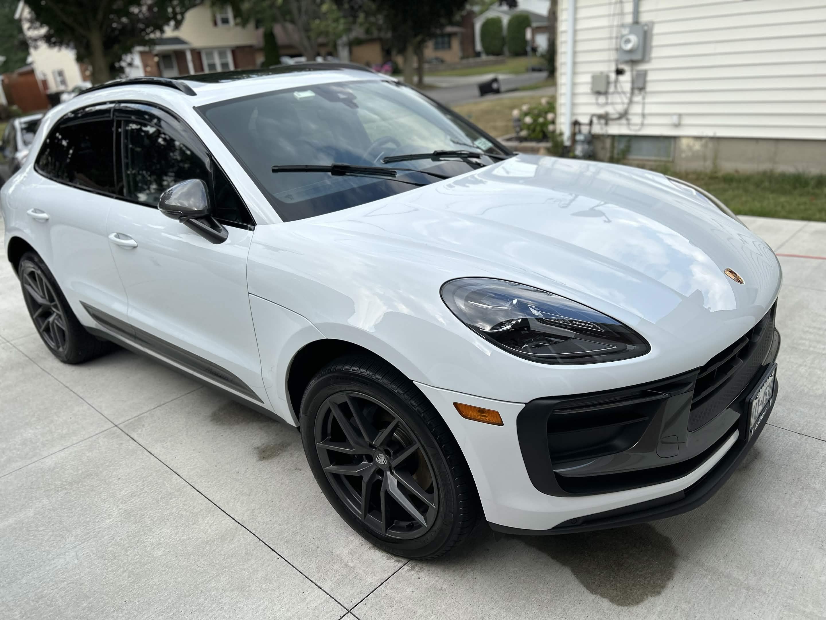 Porsche Macan Front
