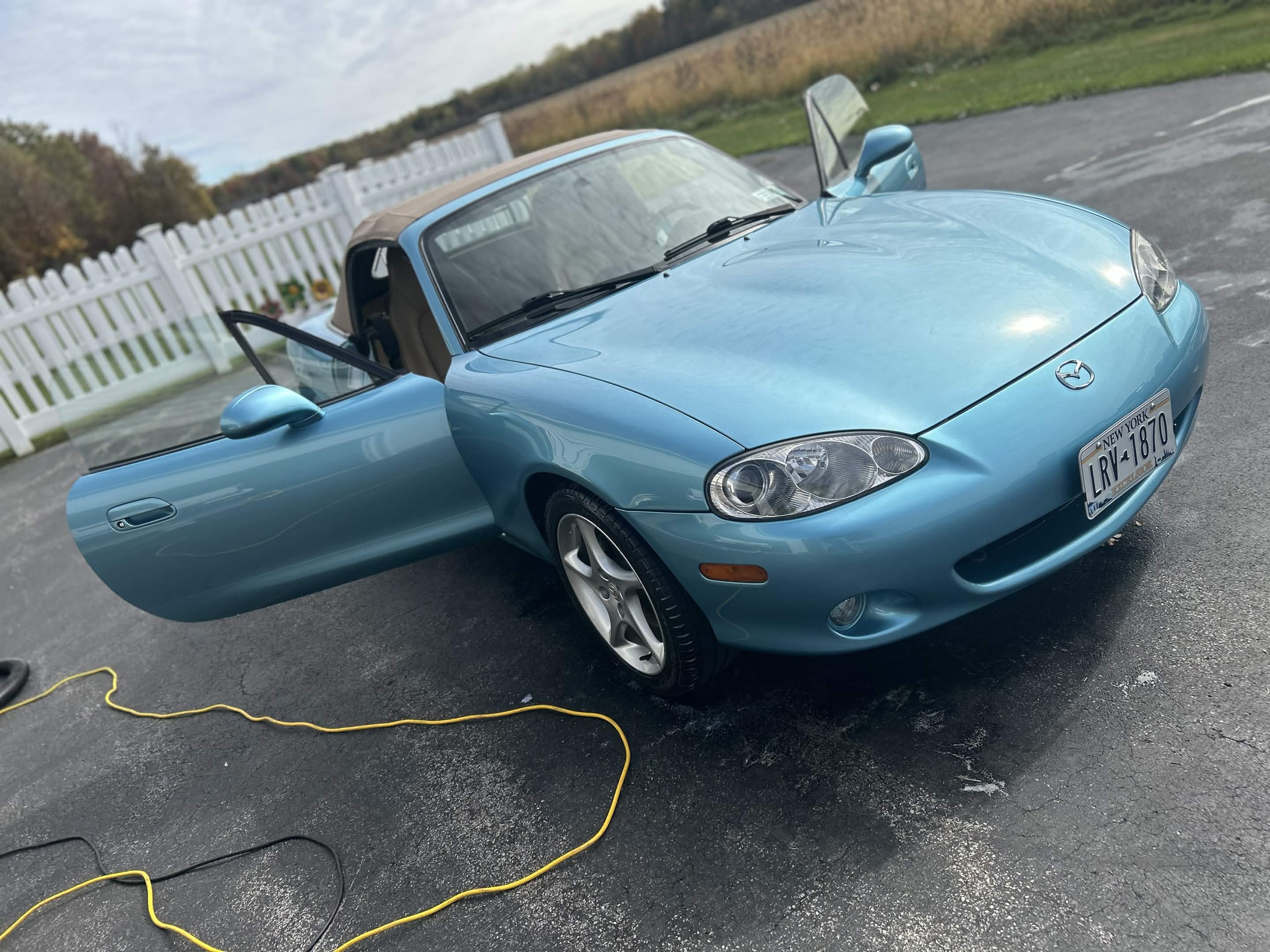 Mazda MX-5 Blue